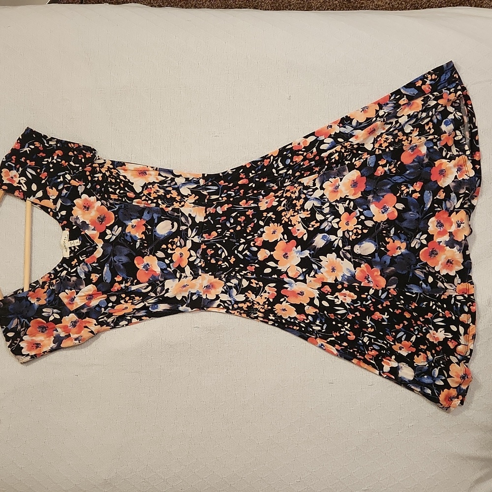 Monteau: floral dress